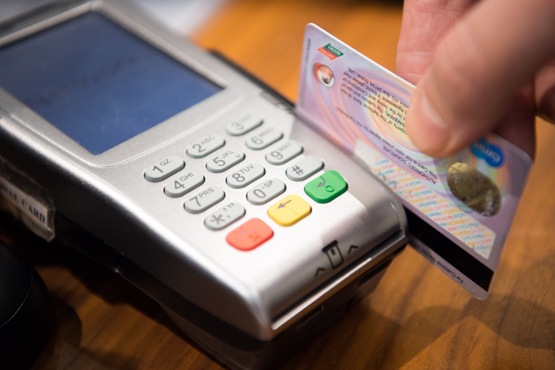 How to pay using a debit card when travelling to Iran Mah Card